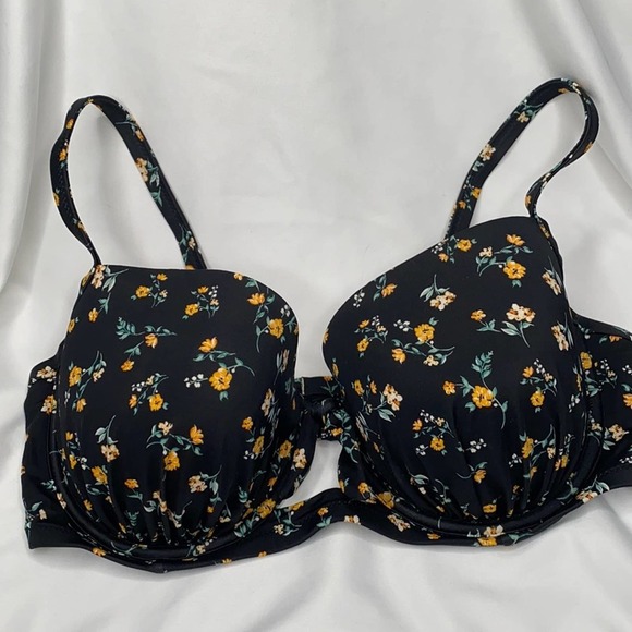 Shade & Shore Other - Shade & Shore Bikini Black white Yellow Flower Floral Print graphics BOHO